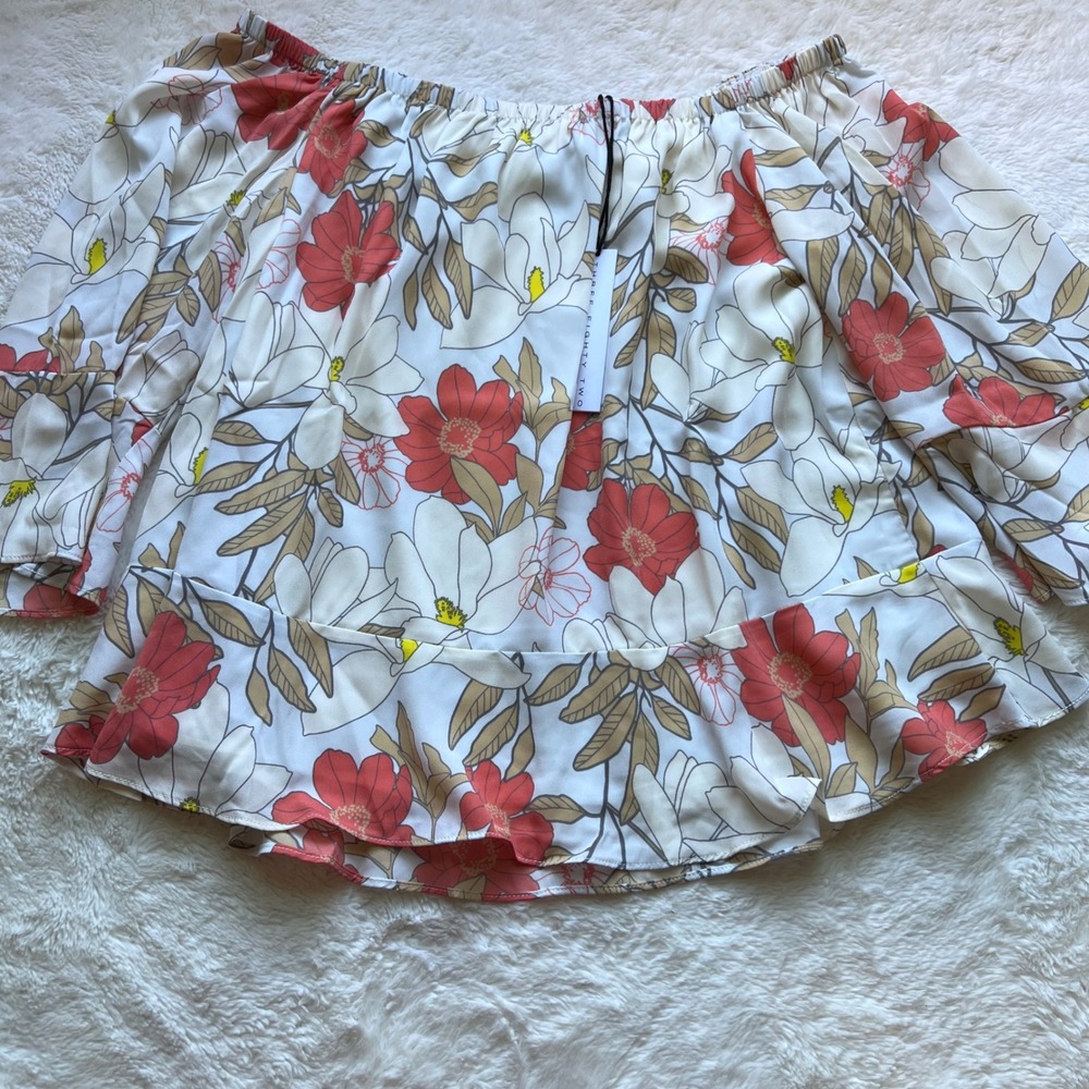Three Eighty Two Floral Off Shoulder Ruffle Blouse White Red Size  Large NEW - Picture 6 of 12